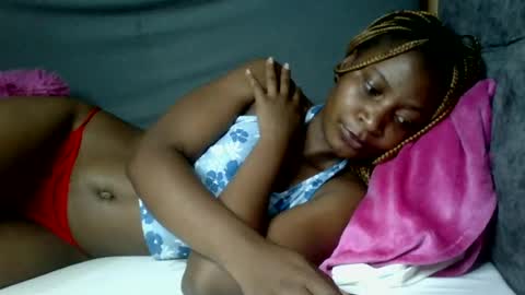 Snapshot of sweet_zella chatting on July 22, 4:04 am zellate online show from July 22, 4:04 am