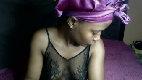 Snapshot of sweet_zella chatting on July 28, 12:23 pm zellate online show from July 28, 12:23 pm