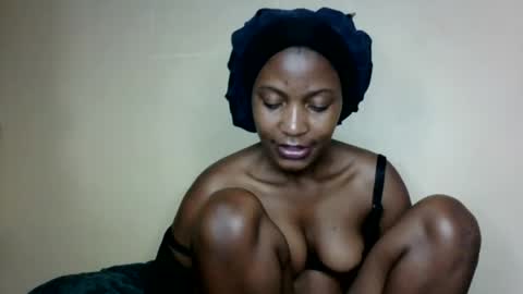 Snapshot of sweet_zella chatting on August 6, 8:55 pm zellate online show from August 6, 8:55 pm