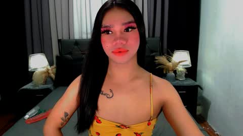 Snapshot of sweet_zoey12 chatting on March 25, 8:53 am bea takashi online show from March 25, 8:53 am