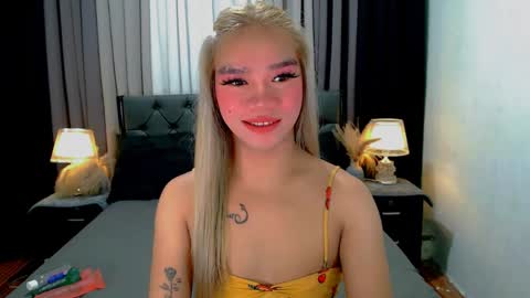 Snapshot of sweet_zoey12 chatting on April 2, 9:07 am bea takashi online show from April 2, 9:07 am