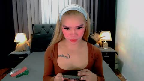 Snapshot of sweet_zoey12 chatting on April 7, 9:21 am bea takashi online show from April 7, 9:21 am