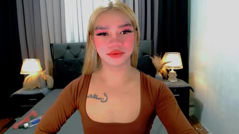 Snapshot of sweet_zoey12 chatting on April 9, 9:26 am bea takashi online show from April 9, 9:26 am