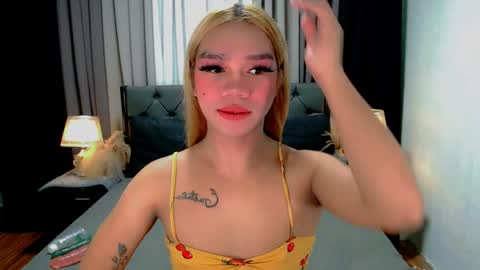 Snapshot of sweet_zoey12 chatting on April 22, 9:22 am bea takashi online show from April 22, 9:22 am