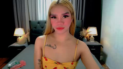 Snapshot of sweet_zoey12 chatting on April 23, 9:30 am bea takashi online show from April 23, 9:30 am