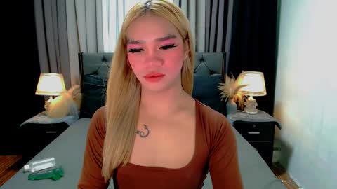 Snapshot of sweet_zoey12 chatting on April 23, 12:29 pm bea takashi online show from April 23, 12:29 pm