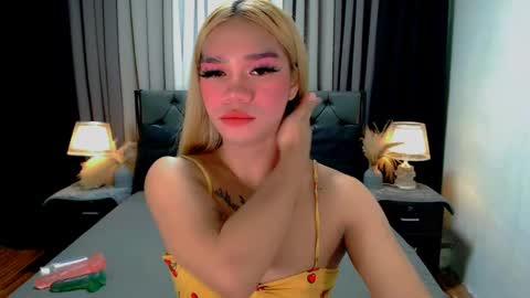 Snapshot of sweet_zoey12 chatting on April 24, 10:07 am bea takashi online show from April 24, 10:07 am