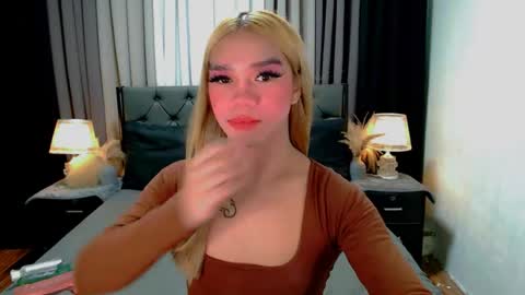 Snapshot of sweet_zoey12 chatting on April 25, 1:41 pm bea takashi online show from April 25, 1:41 pm