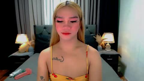 Snapshot of sweet_zoey12 chatting on April 28, 9:36 am bea takashi online show from April 28, 9:36 am