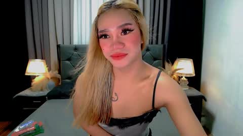 Snapshot of sweet_zoey12 chatting on May 16, 9:39 am bea takashi online show from May 16, 9:39 am