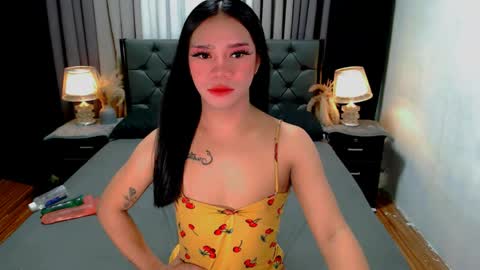 Snapshot of sweet_zoey12 chatting on June 8, 9:42 am bea takashi online show from June 8, 9:42 am