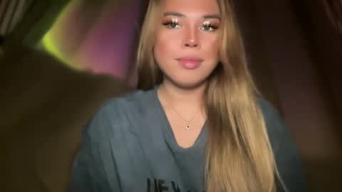 Snapshot of sweetalexa19 chatting on February 12, 7:31 pm alexa your one and only queen online show from February 12, 7:31 pm