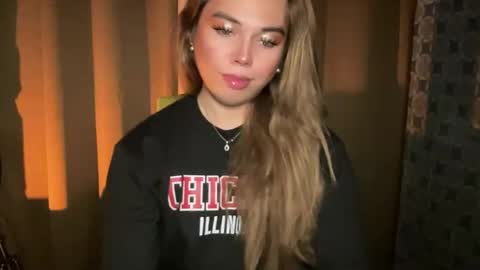 Snapshot of sweetalexa19 chatting on March 11, 7:31 pm alexa your one and only queen online show from March 11, 7:31 pm