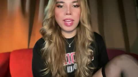 Snapshot of sweetalexa19 chatting on April 2, 10:46 am alexa your one and only queen online show from April 2, 10:46 am