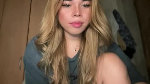 Snapshot of sweetalexa19 chatting on April 4, 12:46 pm alexa your one and only queen online show from April 4, 12:46 pm