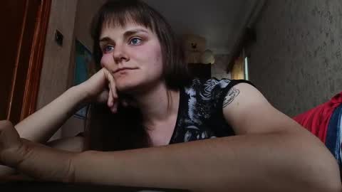 Snapshot of sweetalina13 chatting on June 5, 3:40 pm sweetalina13 online show from June 5, 3:40 pm