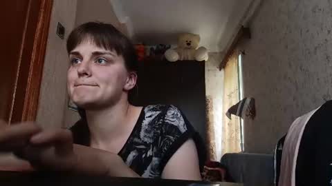Snapshot of sweetalina13 chatting on June 9, 3:23 pm sweetalina13 online show from June 9, 3:23 pm