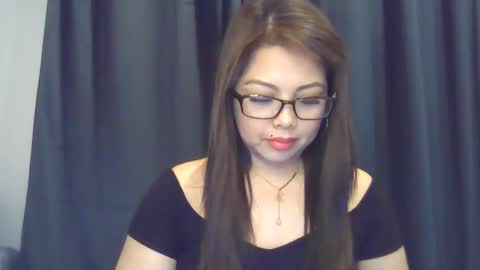 Snapshot of sweetangel_dharlene chatting on March 28, 6:07 pm sweetangel_dharlene online show from March 28, 6:07 pm