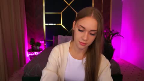 SweetAngellic online show from September 19, 1:23 pm