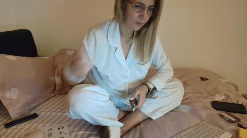 Ania online show from December 19, 9:38 pm