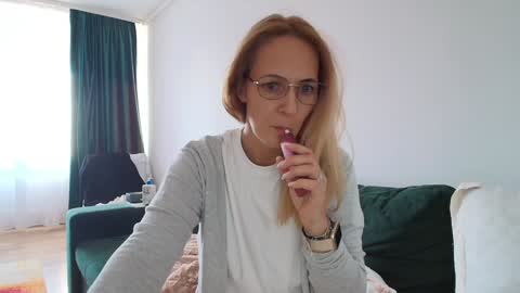 Ania online show from January 17, 1:35 pm