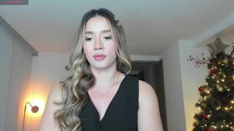 Snapshot of sweetann08 chatting on December 29, 12:52 am Camila online show from December 29, 12:52 am