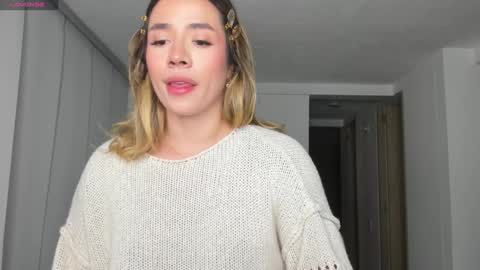 Snapshot of sweetann08 chatting on January 19, 12:38 am Camila online show from January 19, 12:38 am