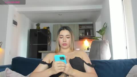 Snapshot of sweetann08 chatting on February 16, 6:43 pm Camila online show from February 16, 6:43 pm