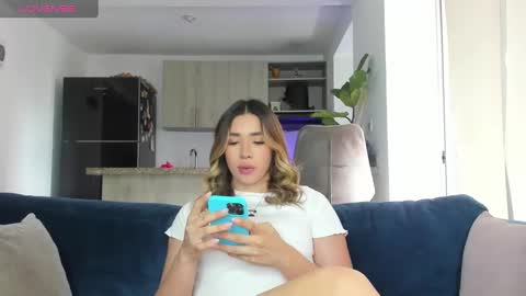 Snapshot of sweetann08 chatting on February 21, 7:43 pm Camila online show from February 21, 7:43 pm