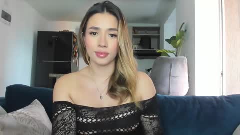 Snapshot of sweetann08 chatting on February 22, 1:02 pm Camila online show from February 22, 1:02 pm