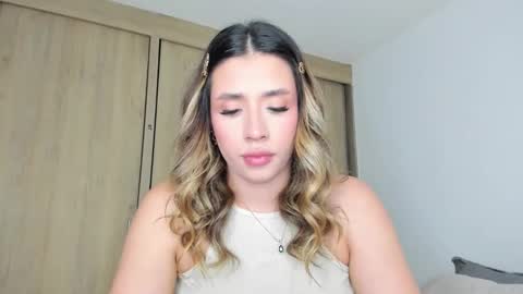 Snapshot of sweetann08 chatting on February 28, 7:46 pm Camila online show from February 28, 7:46 pm