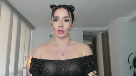 Snapshot of sweetann08 chatting on March 5, 3:51 pm Camila online show from March 5, 3:51 pm