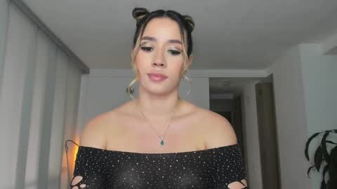 Snapshot of sweetann08 chatting on March 5, 6:56 pm Camila online show from March 5, 6:56 pm