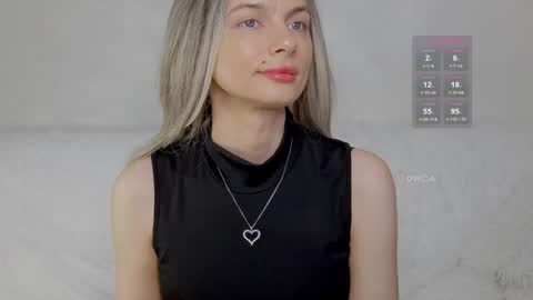 sweetbabyxx2021 online show from January 12, 2:35 am