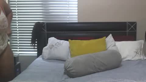 Snapshot of sweetberrybliss chatting on November 8, 9:20 am sweetberrybliss online show from November 8, 9:20 am