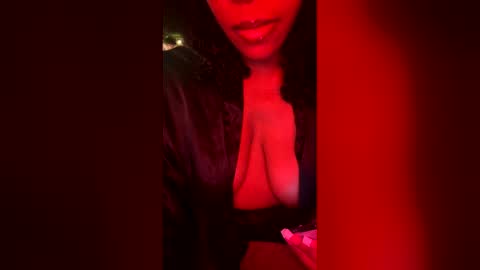 Snapshot of sweetberryxo chatting on March 23, 4:38 am The RealSweetBerry online show from March 23, 4:38 am