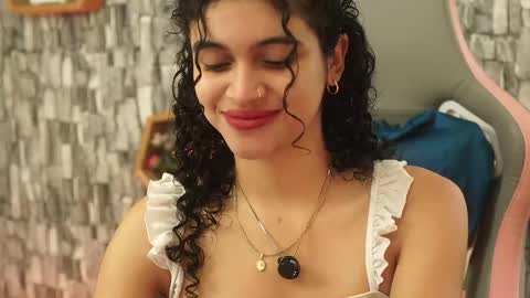 Salom independent model online show from May 15, 7:10 pm