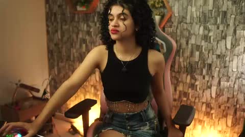Salom independent model online show from June 4, 6:03 pm