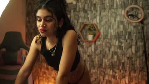 Salom independent model online show from June 11, 3:59 am