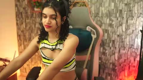 Salom independent model online show from July 16, 8:26 pm