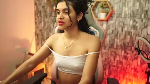 Salom independent model online show from July 19, 11:30 pm