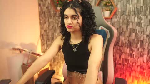 Salom independent model online show from July 23, 8:40 pm