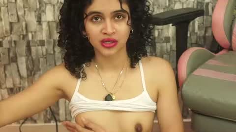 Salom independent model online show from July 30, 9:03 pm