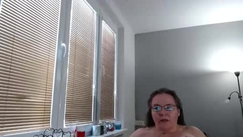 Sweetboobs85h online show from February 15, 1:16 pm
