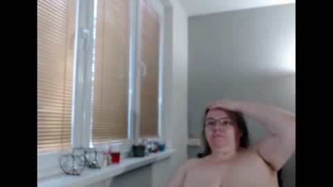 Sweetboobs85h online show from February 23, 3:08 pm
