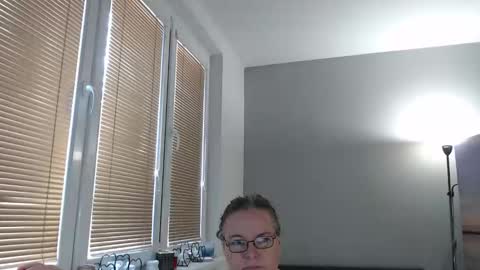 Snapshot of sweetboobs85h chatting on October 24, 8:33 am Sweetboobs85h online show from October 24, 8:33 am