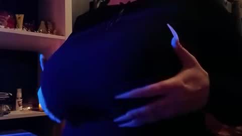 sweetcalciferr online show from November 30, 8:13 pm