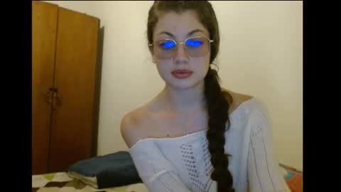 sweetcalm_ online show from March 3, 4:18 am