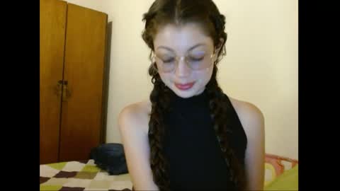 sweetcalm_ online show from April 25, 3:20 am