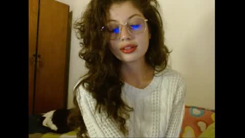 sweetcalm_ online show from May 6, 4:30 am